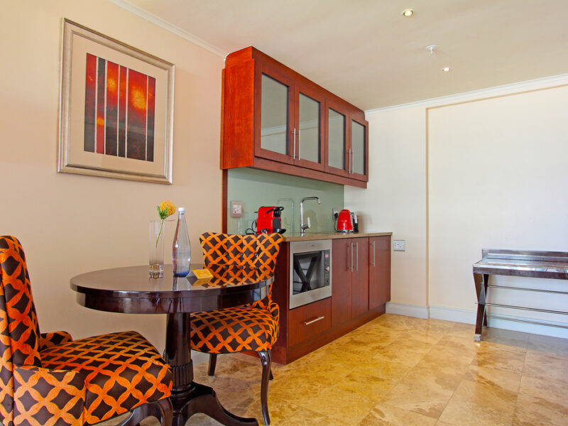 Taj Hotel Suites - 2 spacious apartments in 5 star hotel with kitchenette