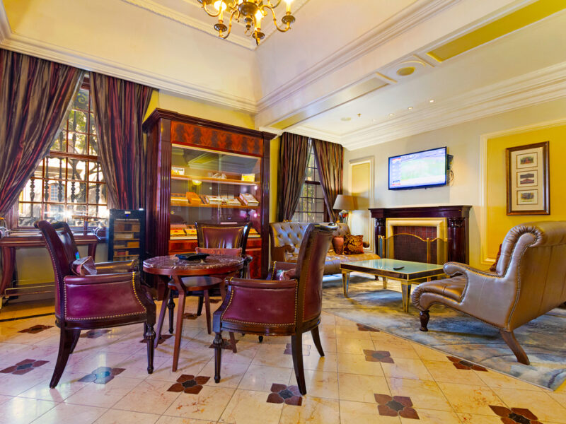 Taj Hotel Suites - 2 spacious apartments in 5 star hotel with kitchenette