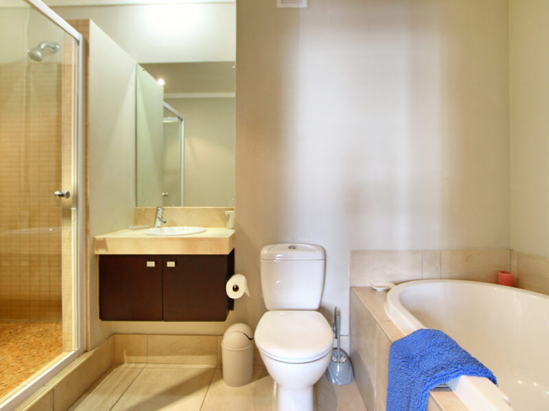 Close to V&A, elec 24/7, WIFI, pool