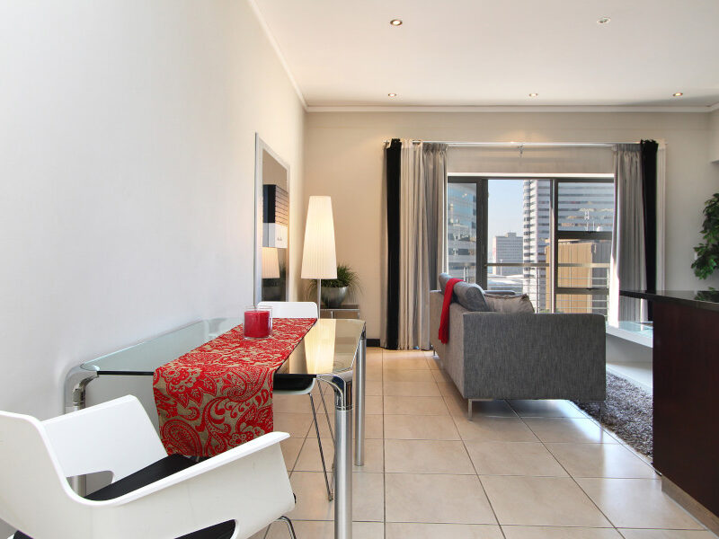 Close to V&A, elec 24/7, WIFI, pool