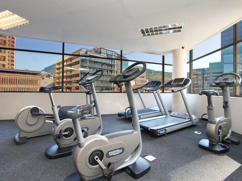 Close to V&A, elec 24/7, WIFI, pool