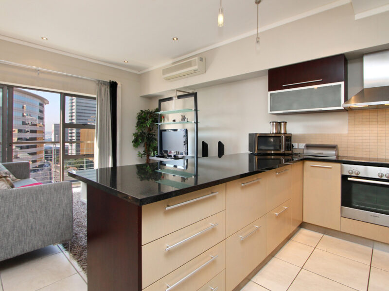 Close to V&A, elec 24/7, WIFI, pool