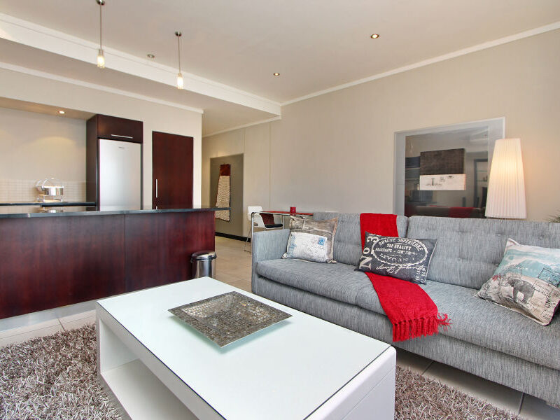 Good WIFI, Central, Pool, AC, Large discounts