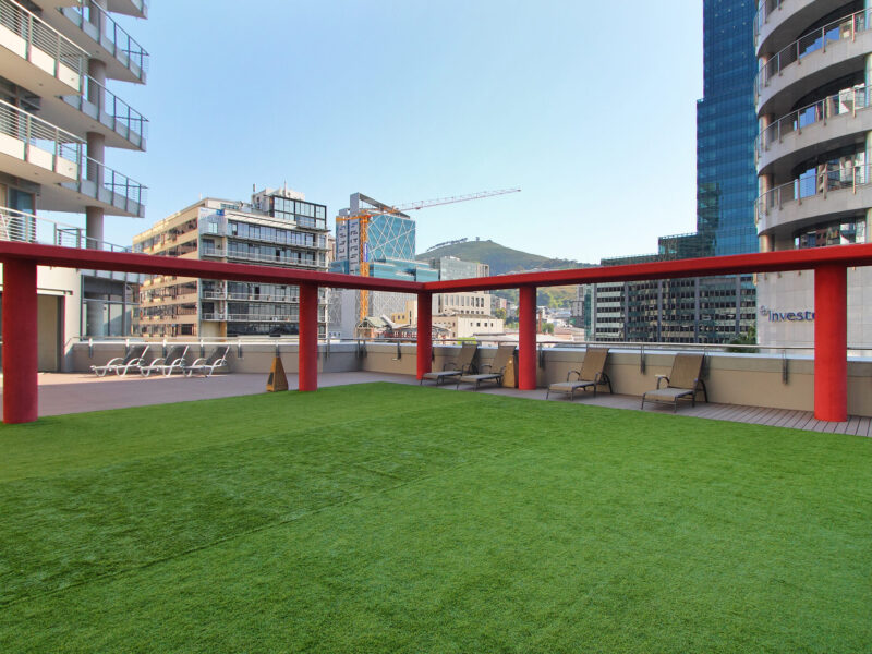 Close to V&A, elec 24/7, WIFI, pool