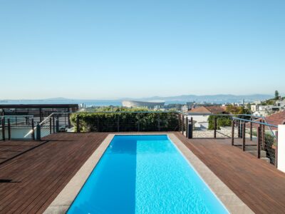 Sea Point 2 bedrooms, roof top pool, private terrace