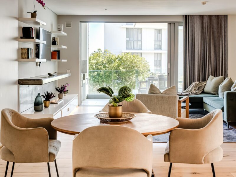 Sea Point 2 bedrooms, roof top pool, private terrace