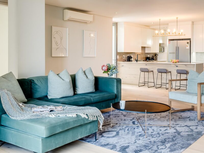 Sea Point 2 bedrooms, roof top pool, private terrace