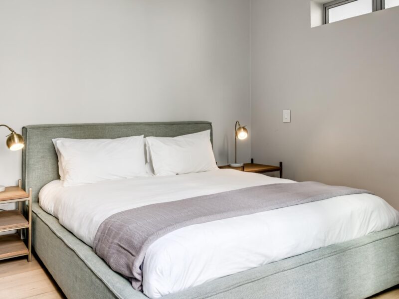 Sea Point 2 bedrooms, roof top pool, private terrace