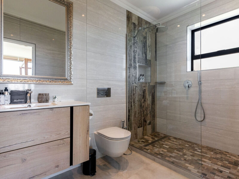 Villa Clarity - Luxury 4-Bedroom Pool Villa with Ocean & Mountain Views