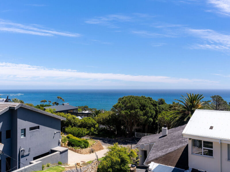 Villa Clarity - Luxury 4-Bedroom Pool Villa with Ocean & Mountain Views