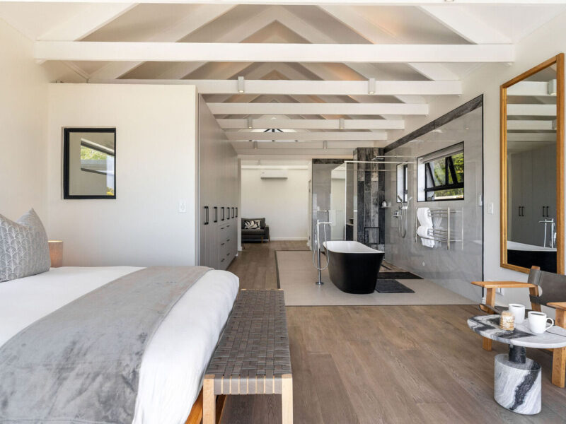 Villa Clarity - Luxury 4-Bedroom Pool Villa with Ocean & Mountain Views
